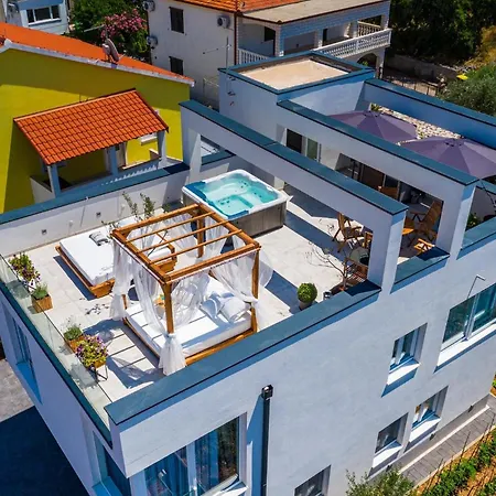 Rooftop Holiday home